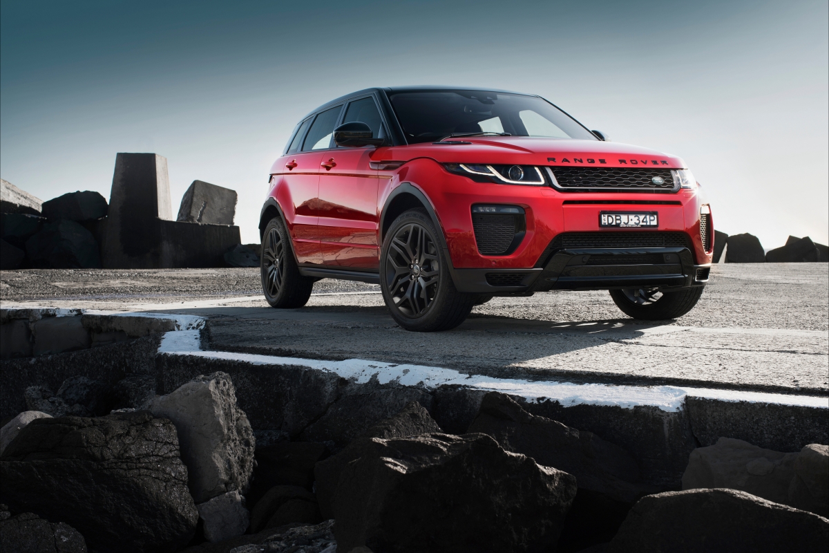 Red Land Rover Range Rover 4K Wallpaper