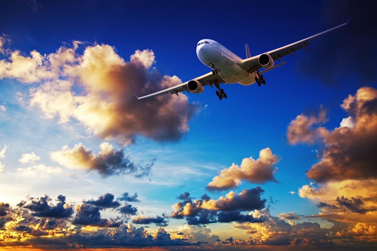 Skyliner Airplane 4K Picture