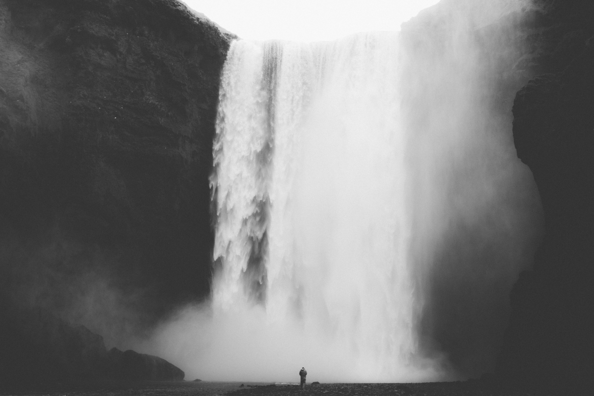 Spectacular waterfall scenery 5K wallpaper