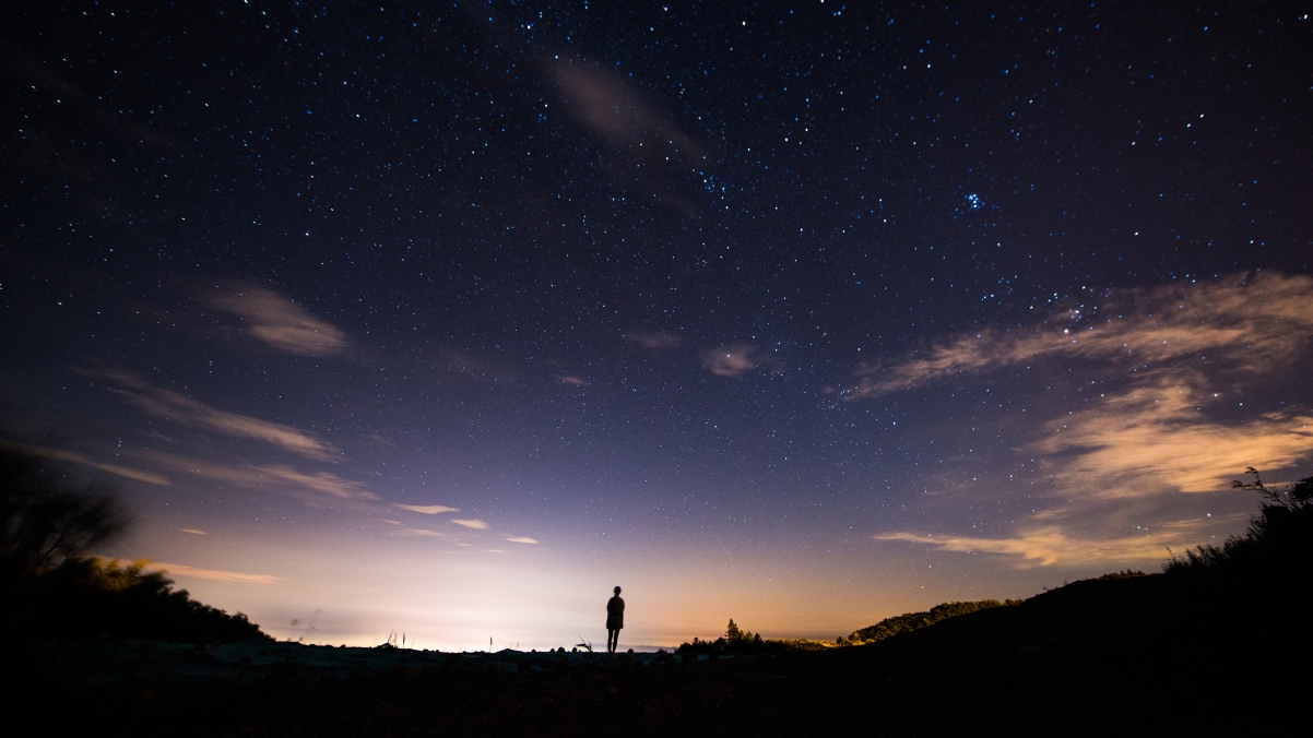 A lonely starry sky beautiful 4k wall