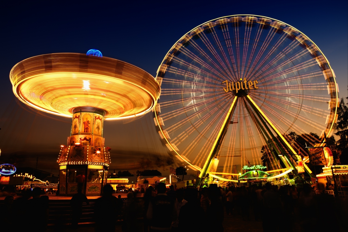 Beautiful ferris wheel at night