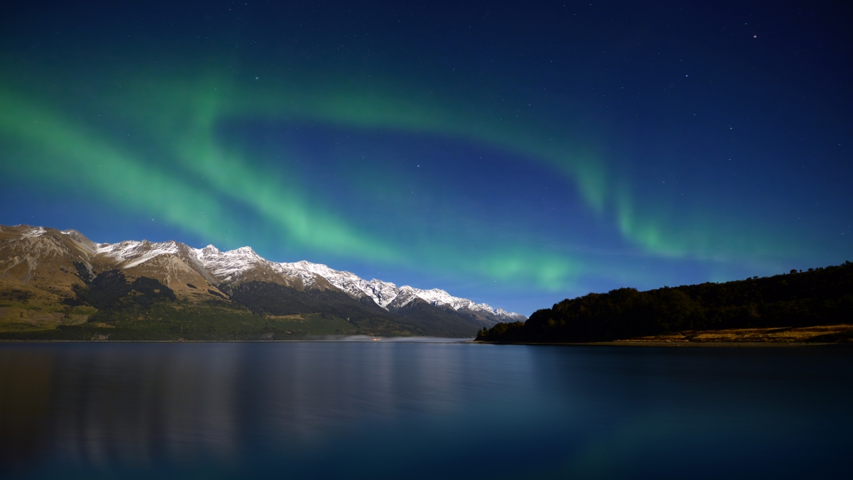 Lake Wakatipu at dawn, New Zealand