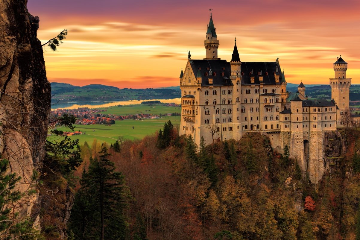 Neuschwanstein Castle 5k landscape wallpaper