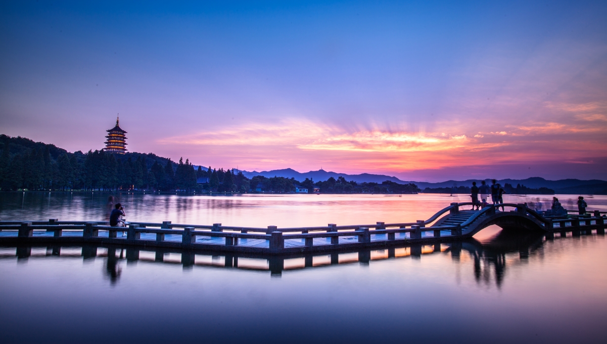 West Lake Night View Panorama 5K Landscape Wallpaper
