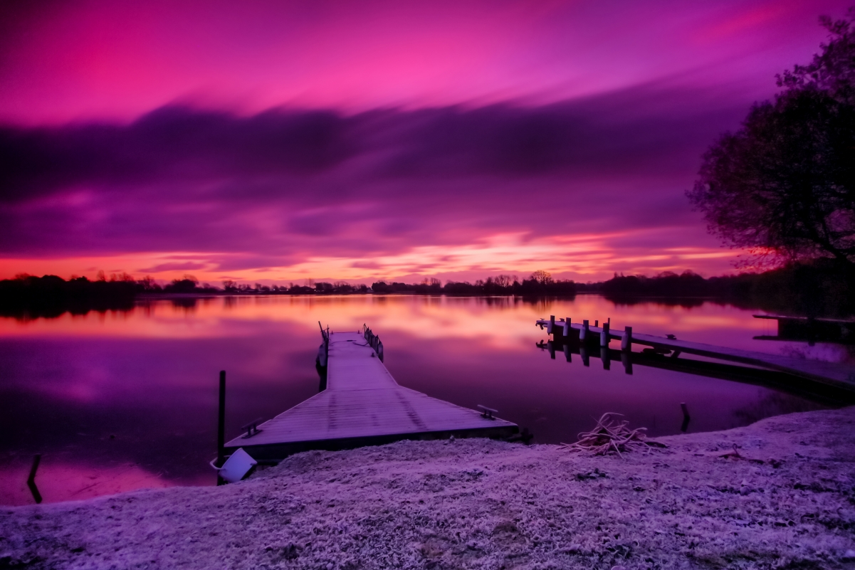 Night lake 4K landscape wallpaper