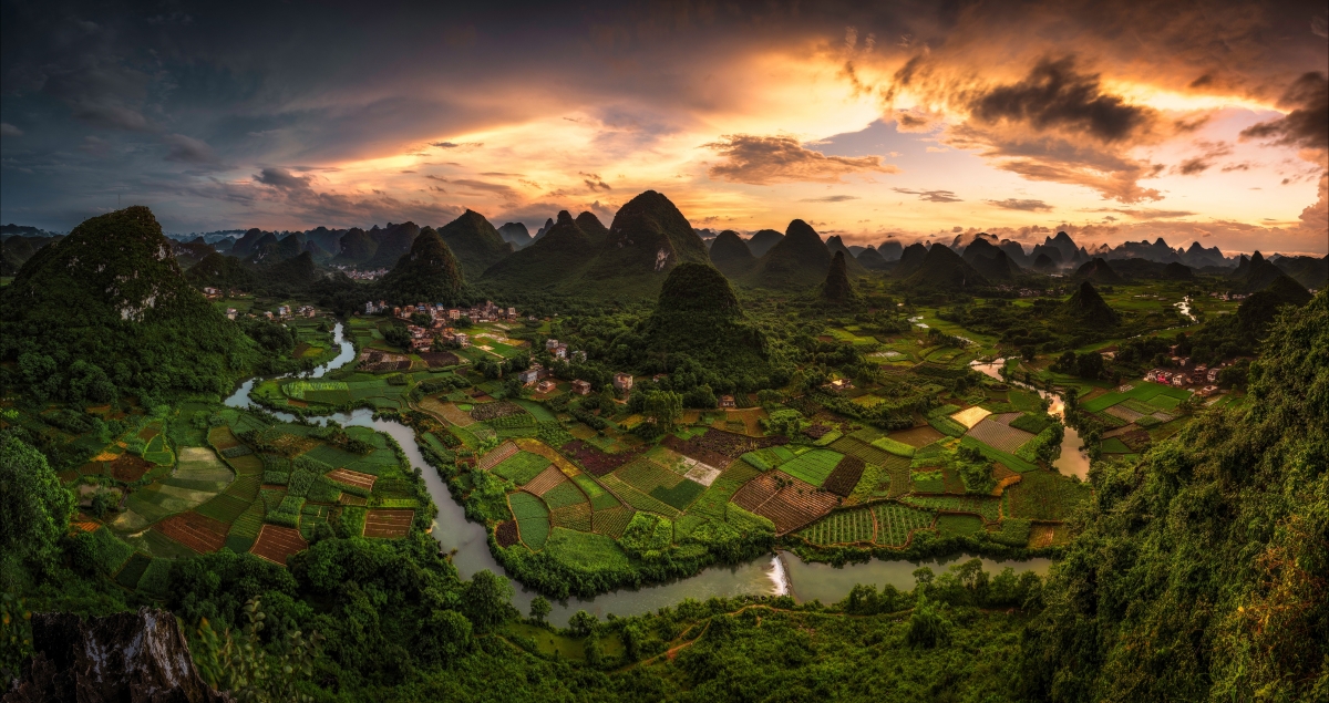 Sky clouds rivers hills guangxi