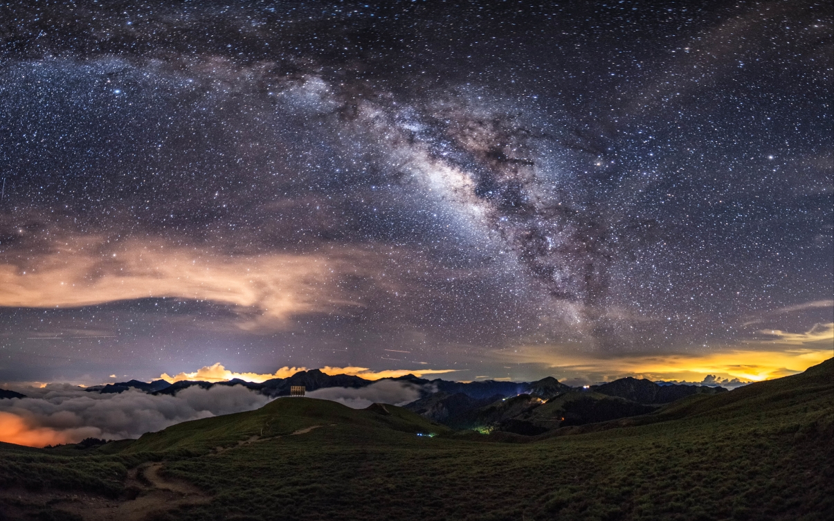 Mountain Cloud Milky Way Starry Sky 7K Wind