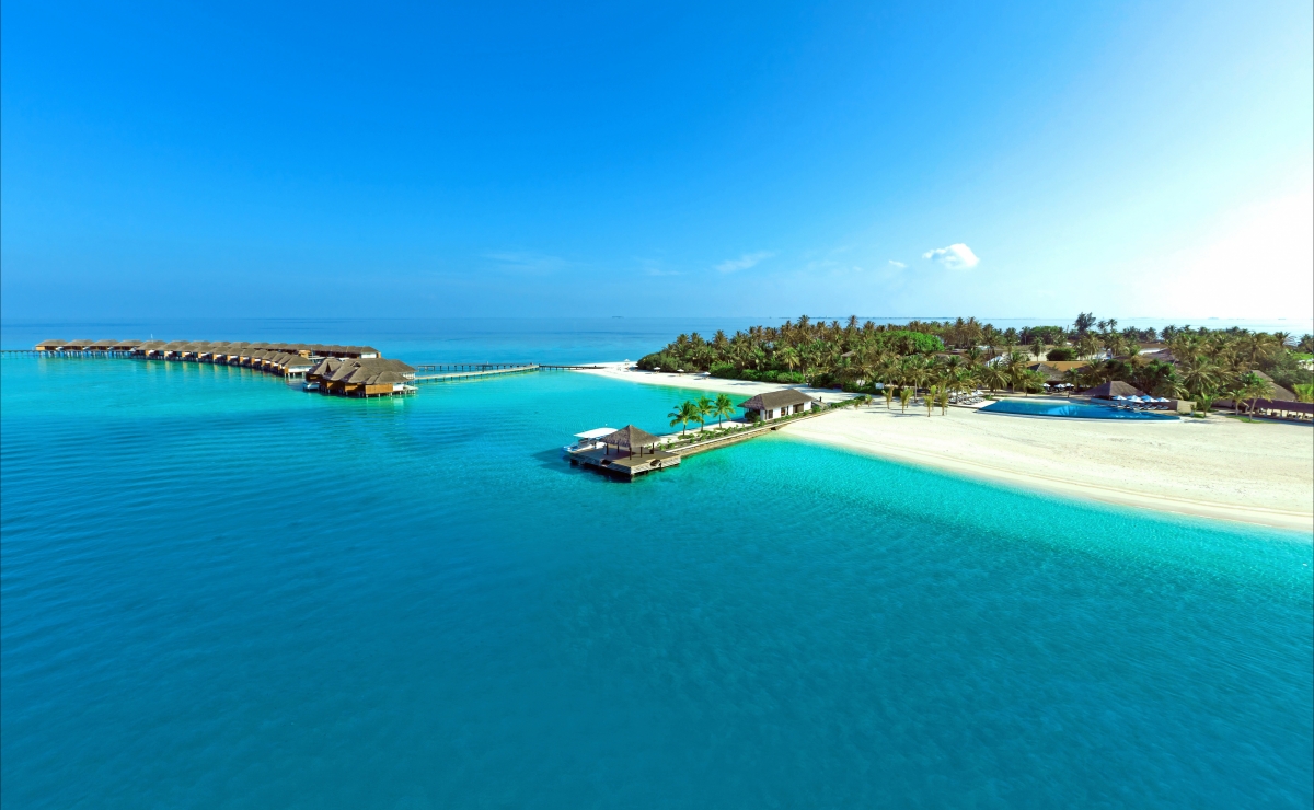 Tropical island paradise 4k landscape wallpaper