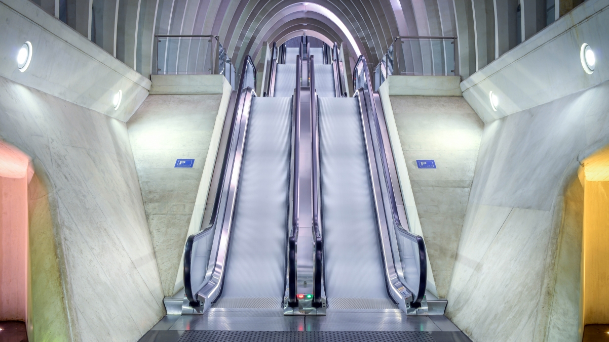 European railway station stairs 4k wallpaper