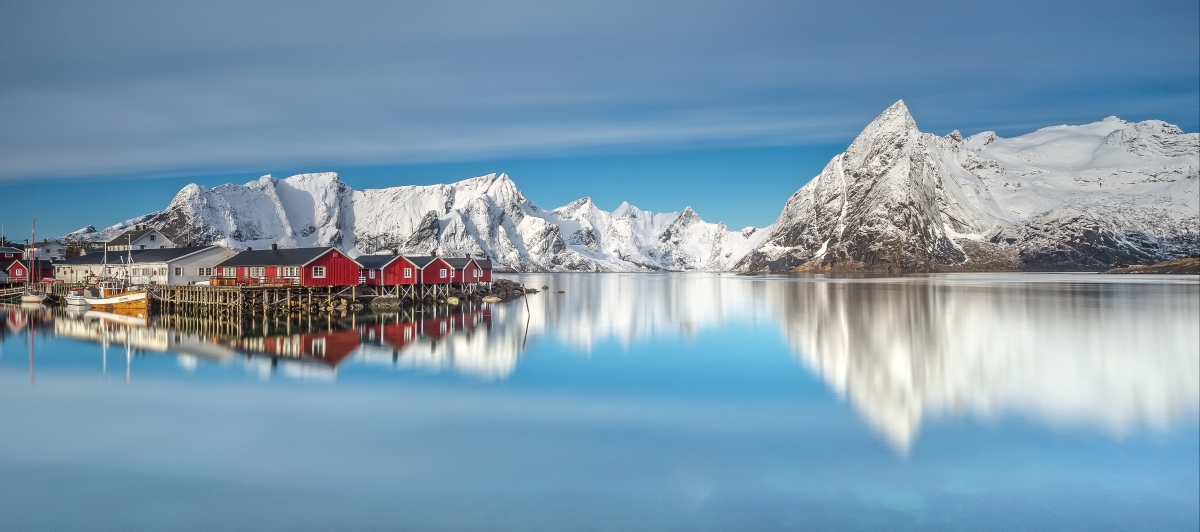 Norway coast beach mountain 5K wind