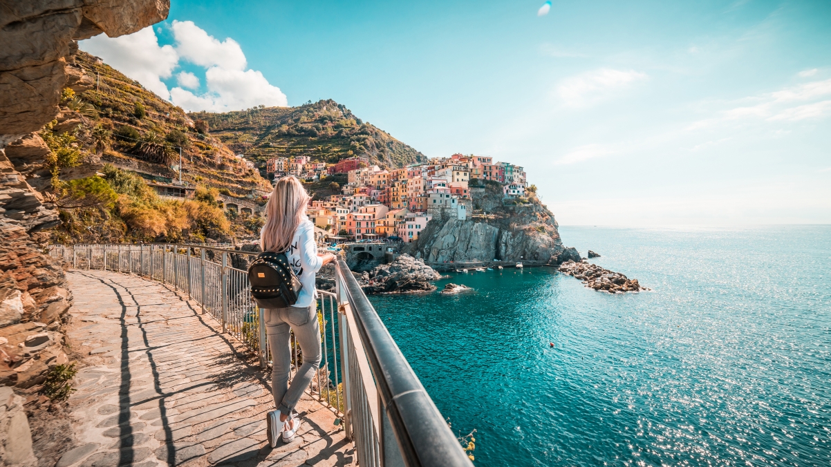 Young traveler Manaro, Italy