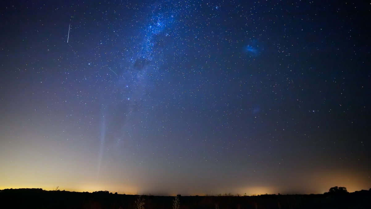 Magellanic Cloud Comet Moon Meteor