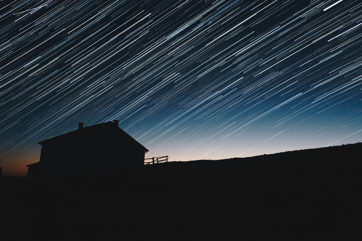 Meteor shower starry sky 4K landscape picture