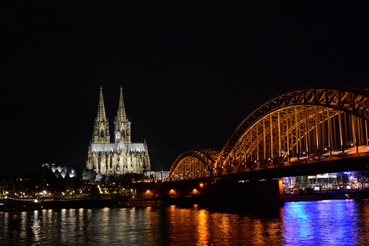 Cologne Cathedral night 4K scenery