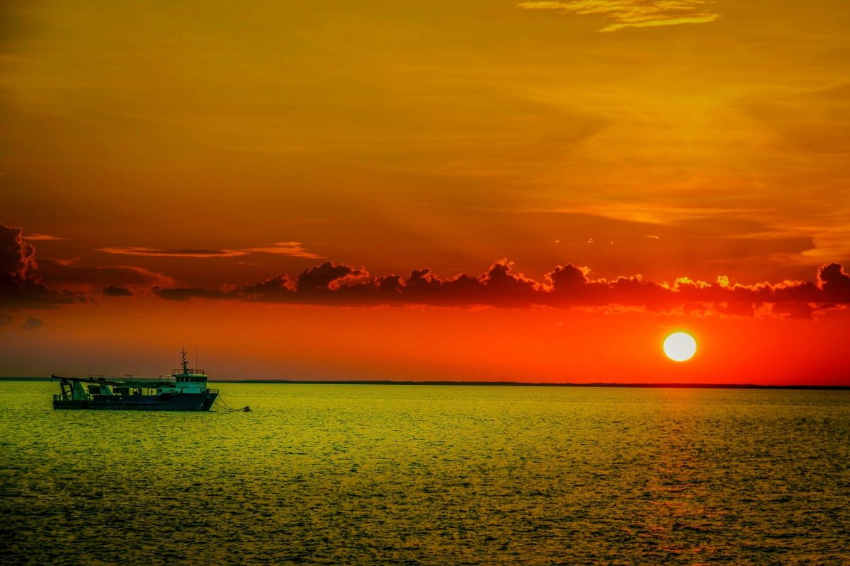Jiangbo Ship Evening Twilight 4K