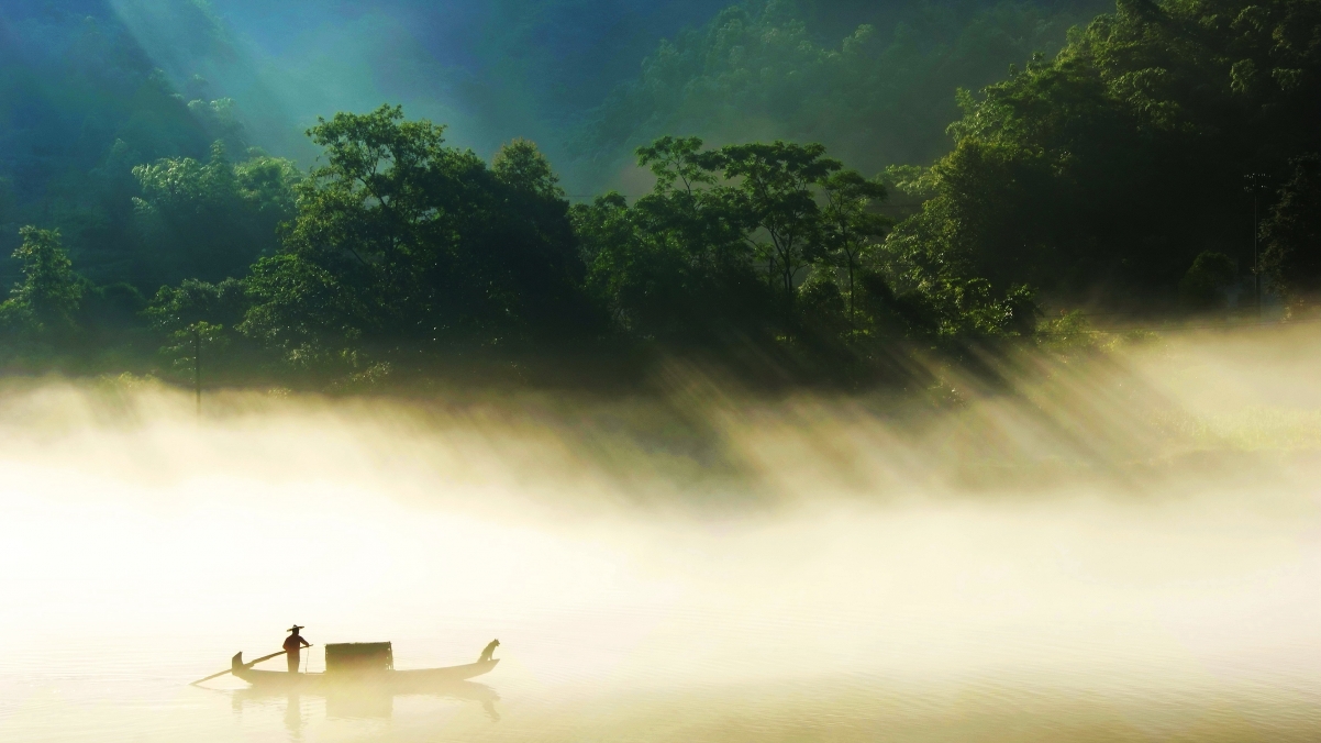 Fishermen in the foggy lake in rural Hunan 4