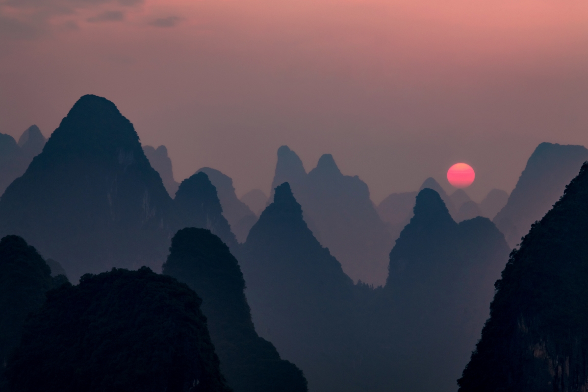 Sunrise at Laozhai Mountain, Xingping City, Guangxi 5K