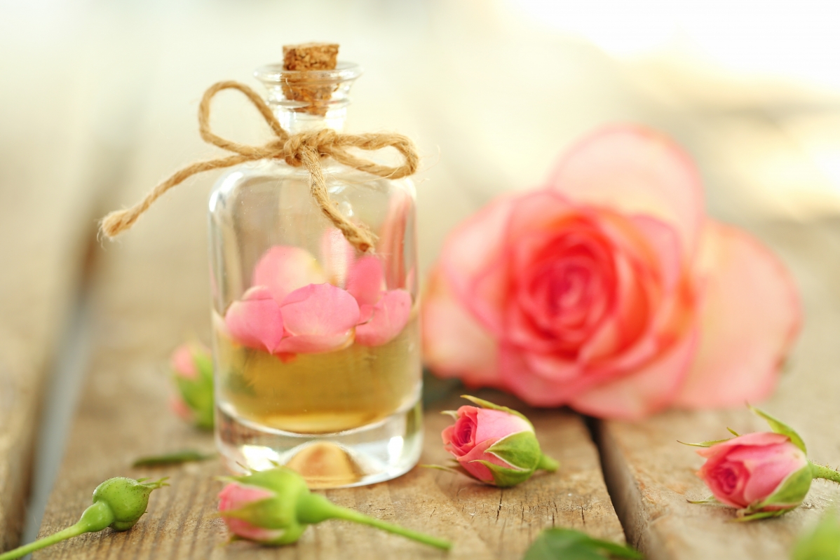 Pink rose petals perfume