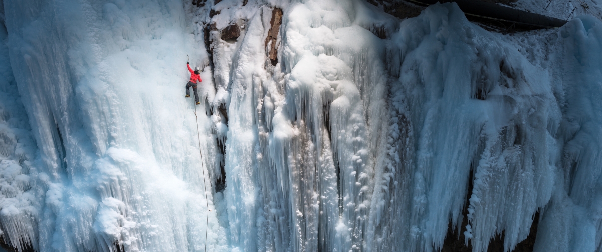 Winter glacier climbing snow mountain scenery 3440