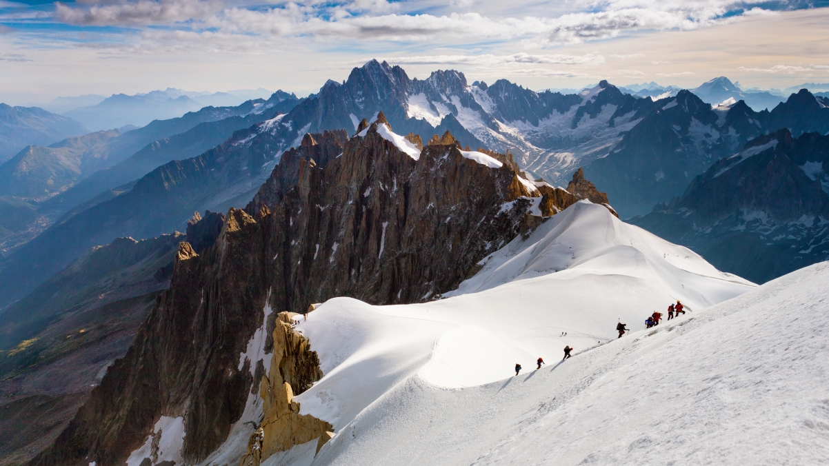 Mountaineering 4k landscape wallpaper