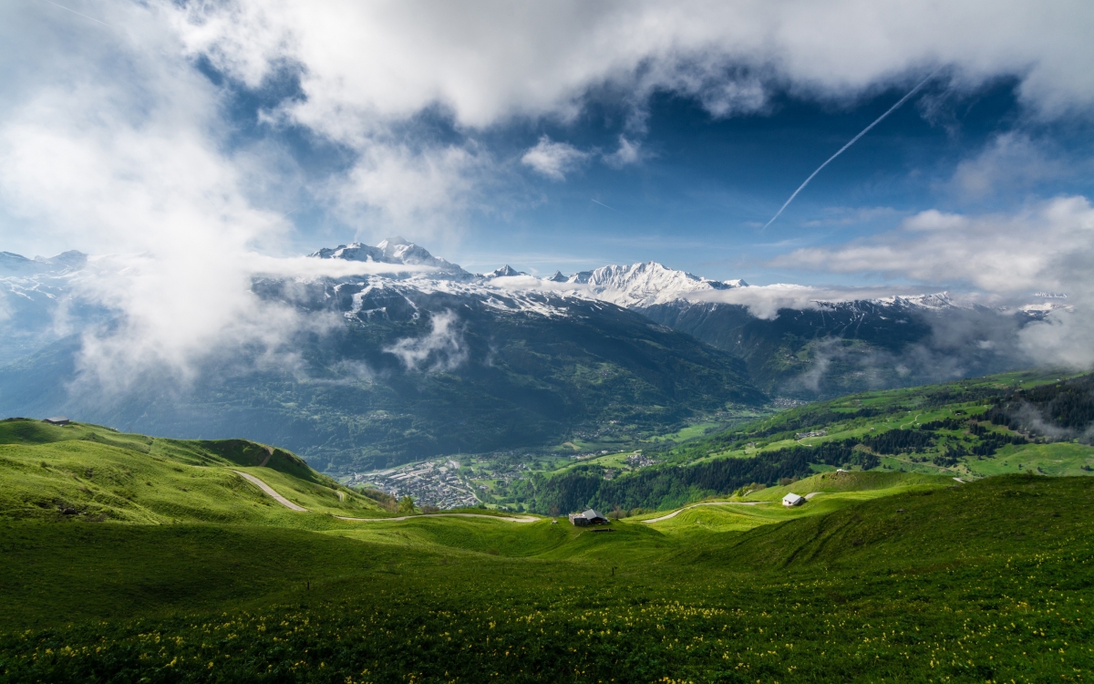 Spring mountain scenery HD pictures