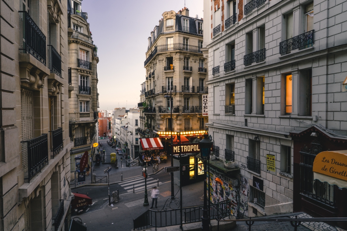 Paris City Street Scenery 4K Wallpaper