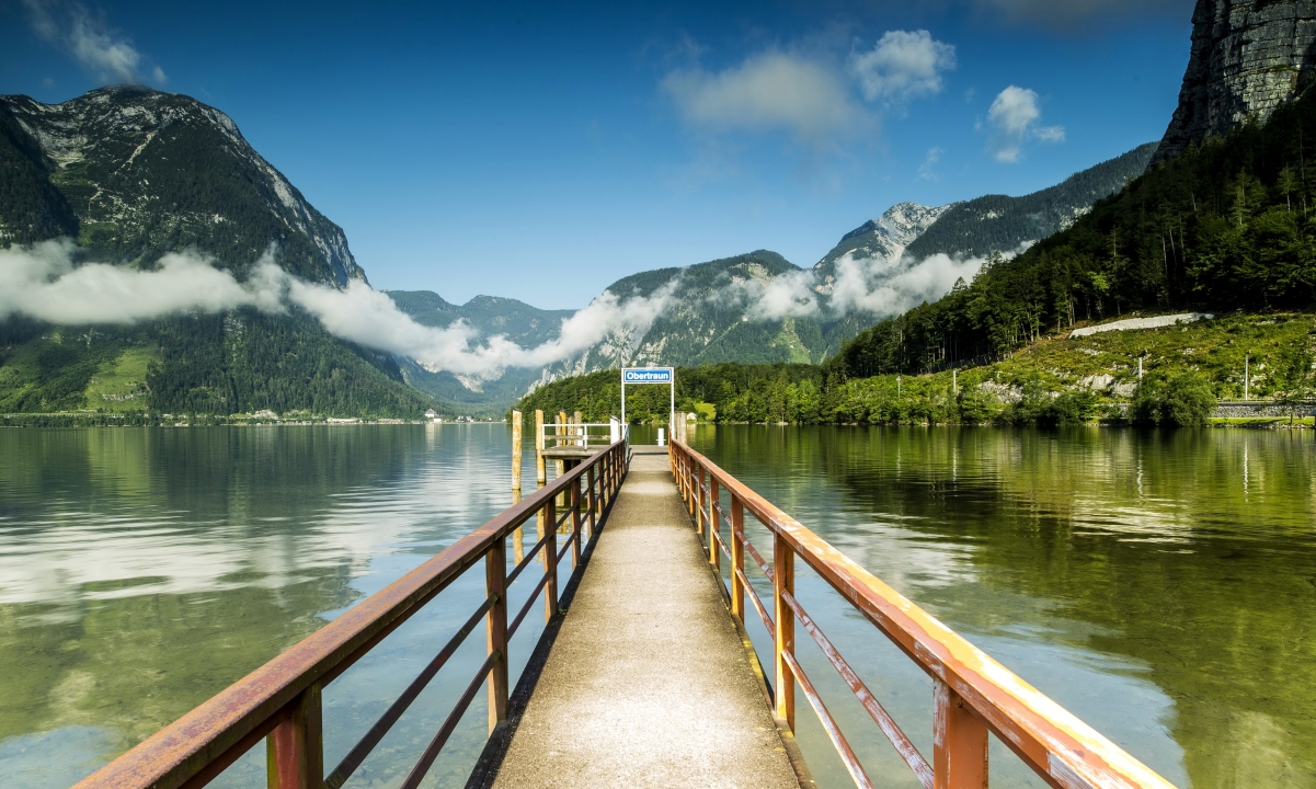 4K wind at Lake Hallstatt, Austria