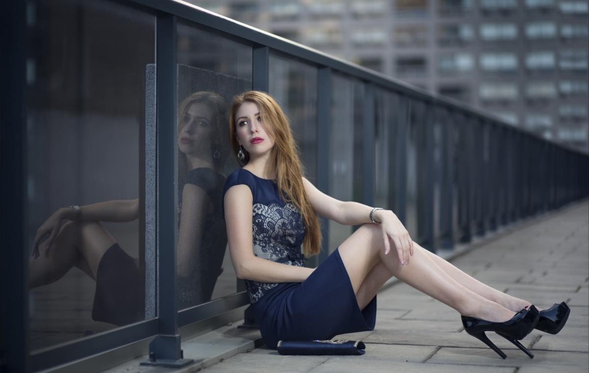 Long Legs Beauty Model Dress 4K
