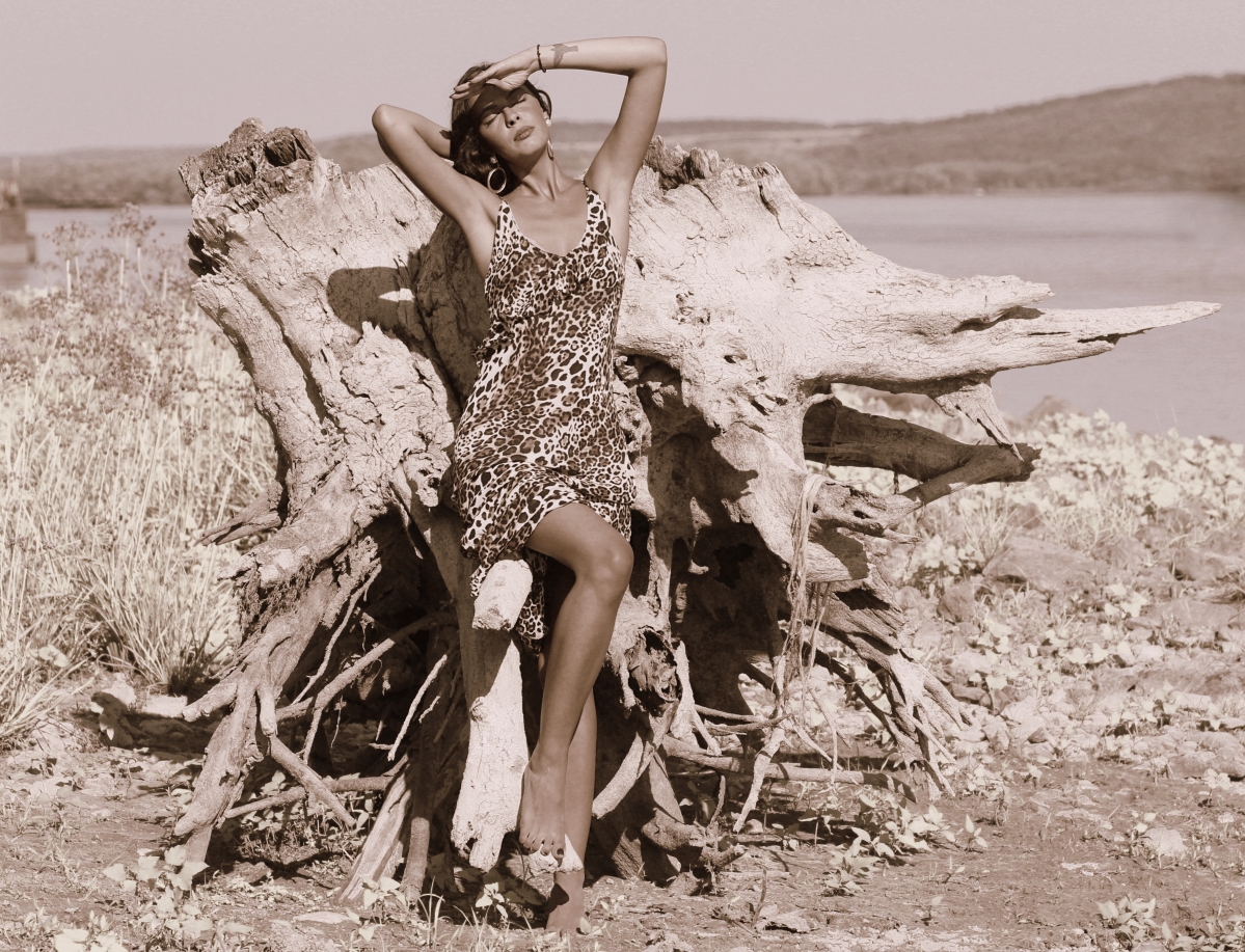 Summer girl leopard dress tree