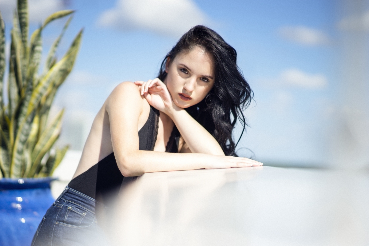 Summer Beauty Model 4K Wallpaper