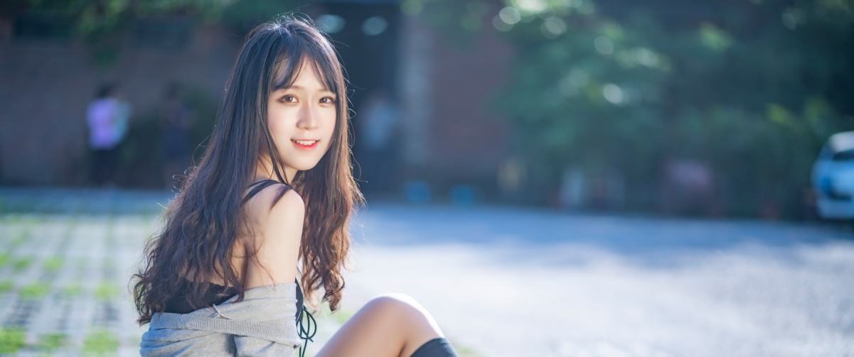 Beautiful girl in summer 3440x1440 wall