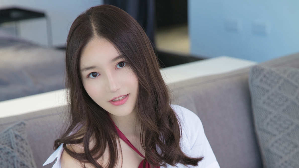 Wei twisted long hair seductive beauty 4k wall