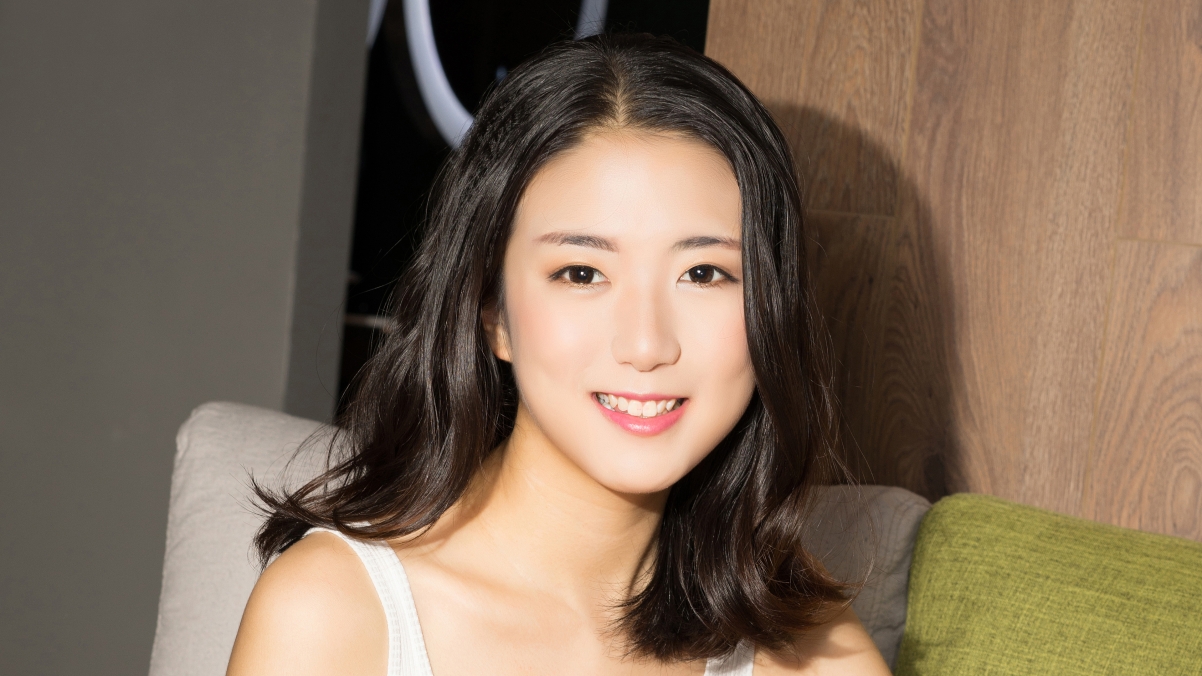 Smiling little dimple beauty Ningning 4K wall