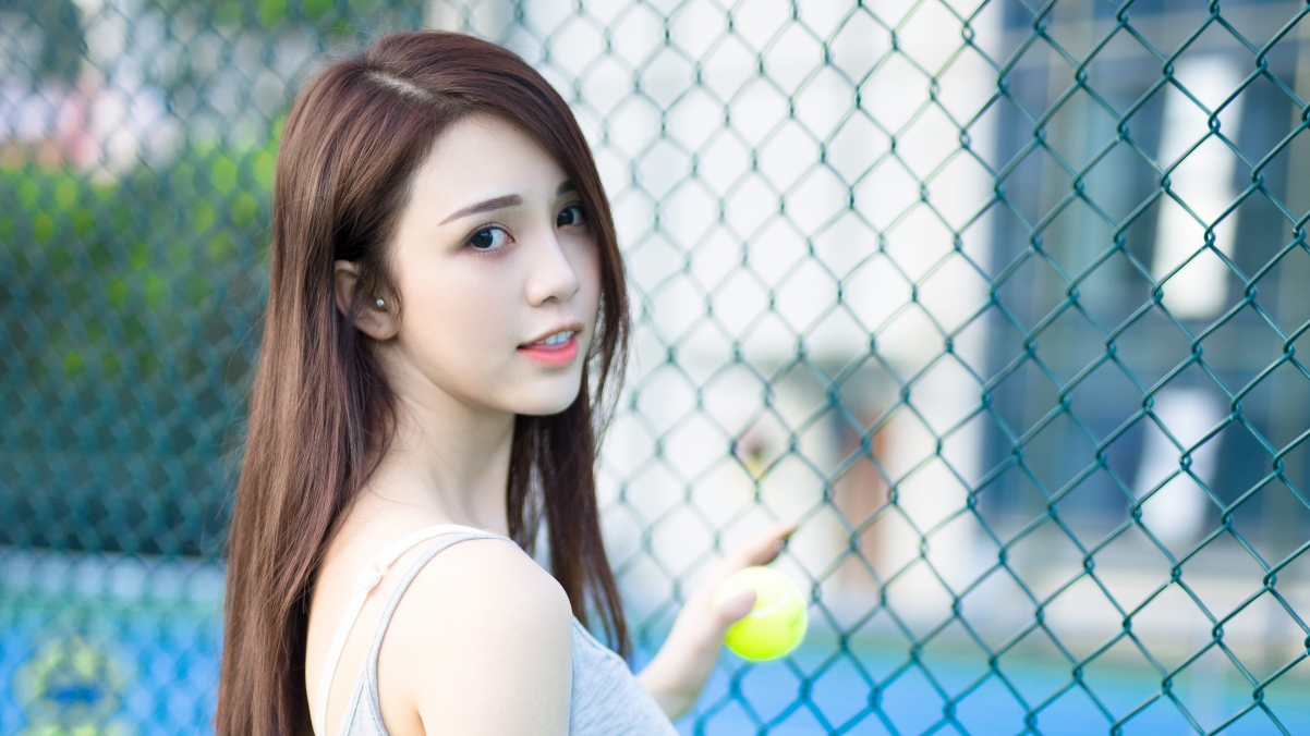 Cute beauty on tennis court 4k wall
