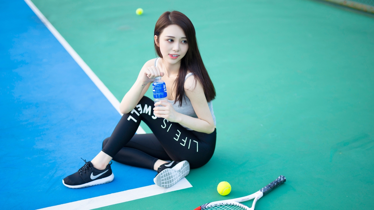 Tennis court cute long haired beauty 4k wall