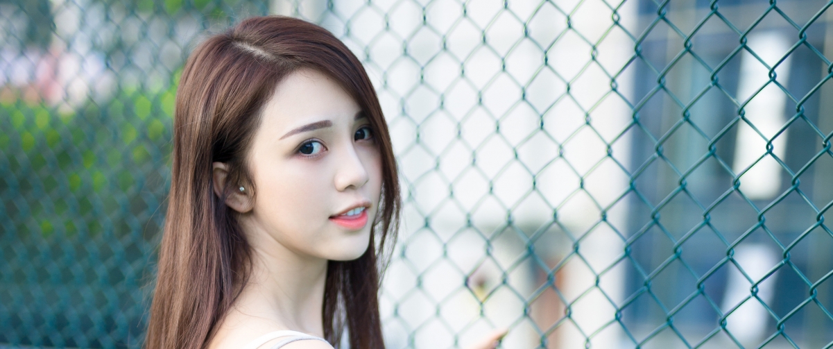 Tennis court, cute, long-haired beauty 3440