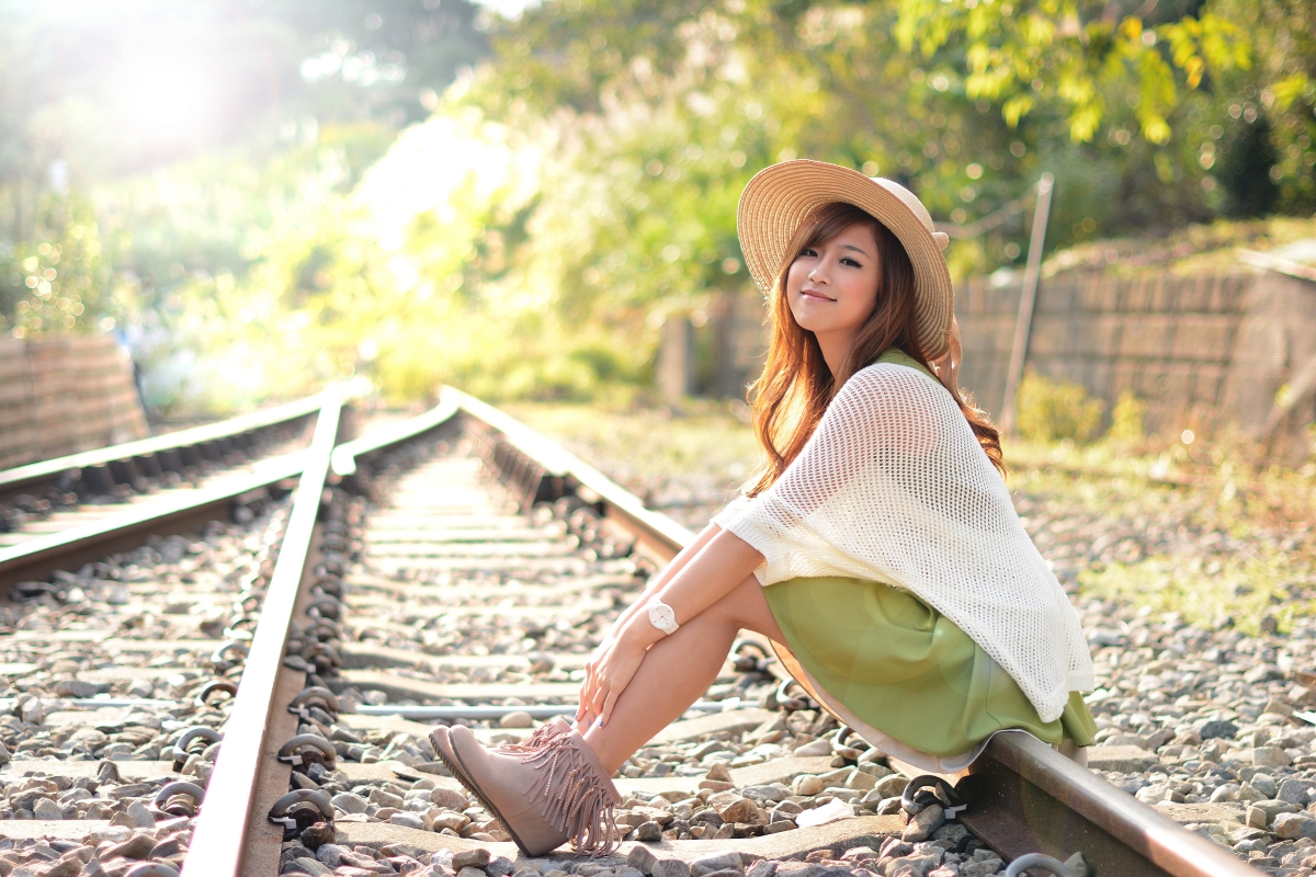 Railroad cute beauty 6K wallpaper