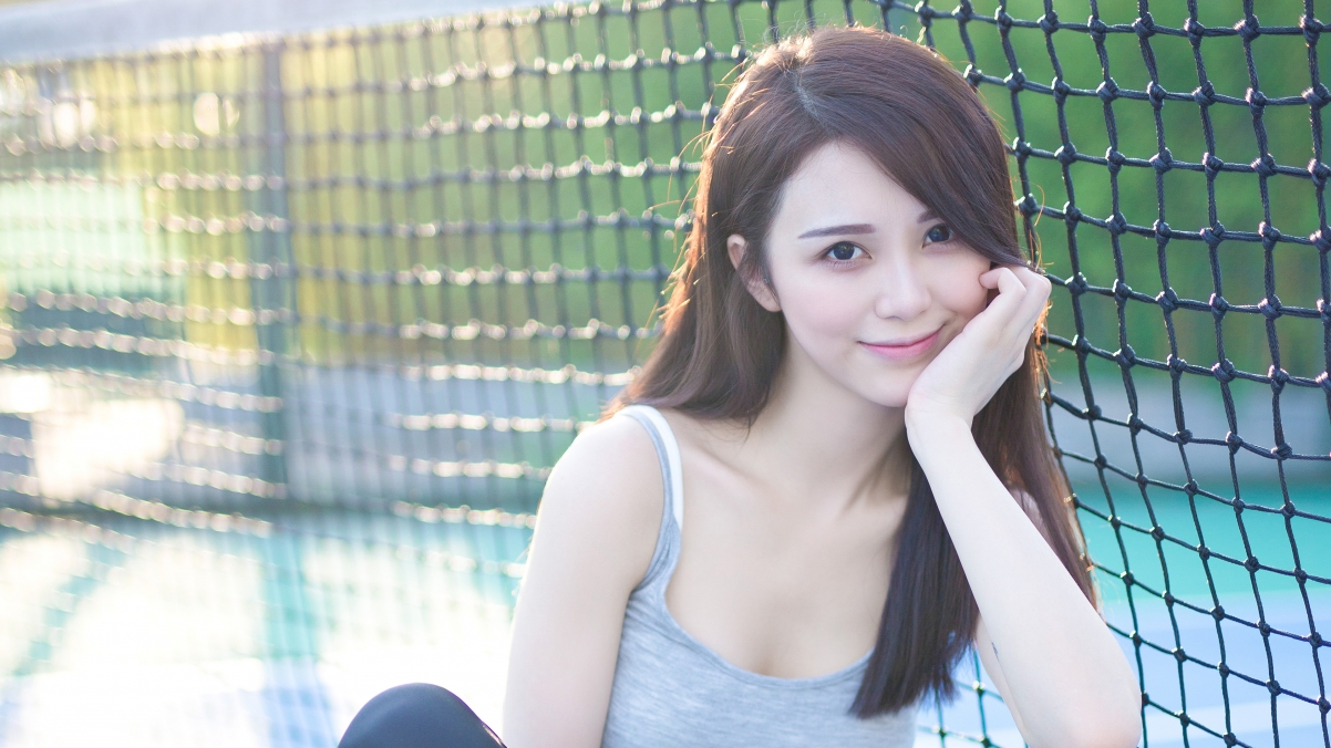 Sweet smiling athletic beauty 4k wallpaper