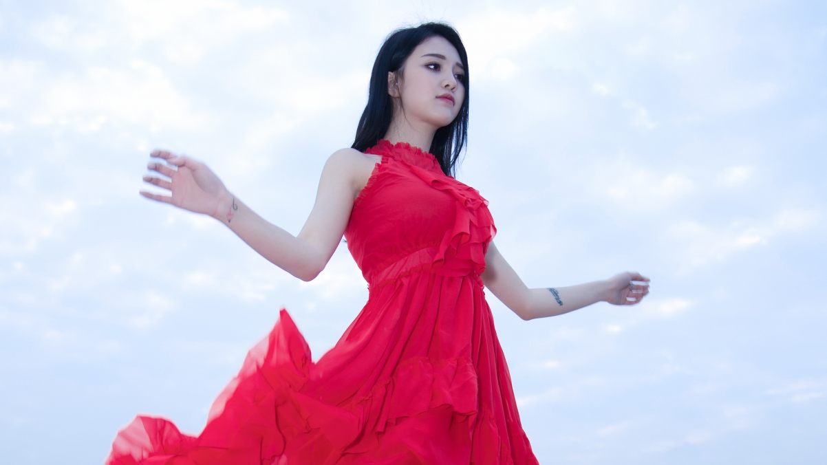 Rooftop beauty pink skirt Li Qian