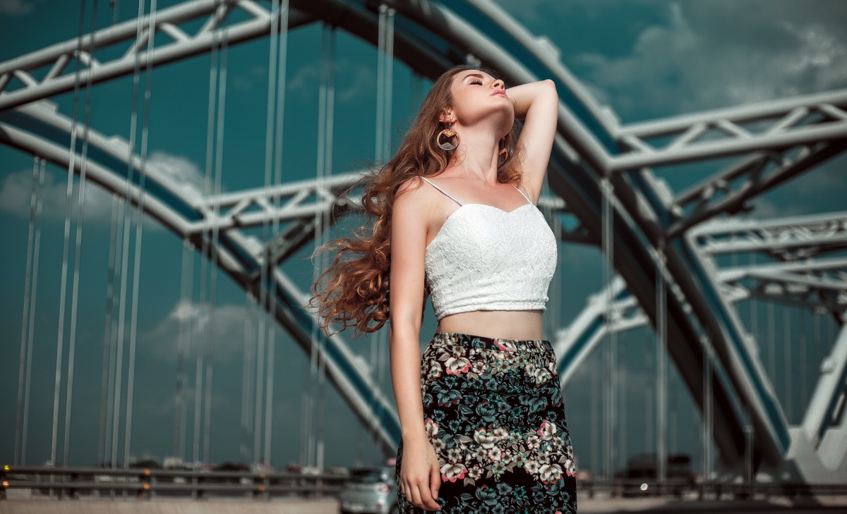 Skybridge sexy long curly hair