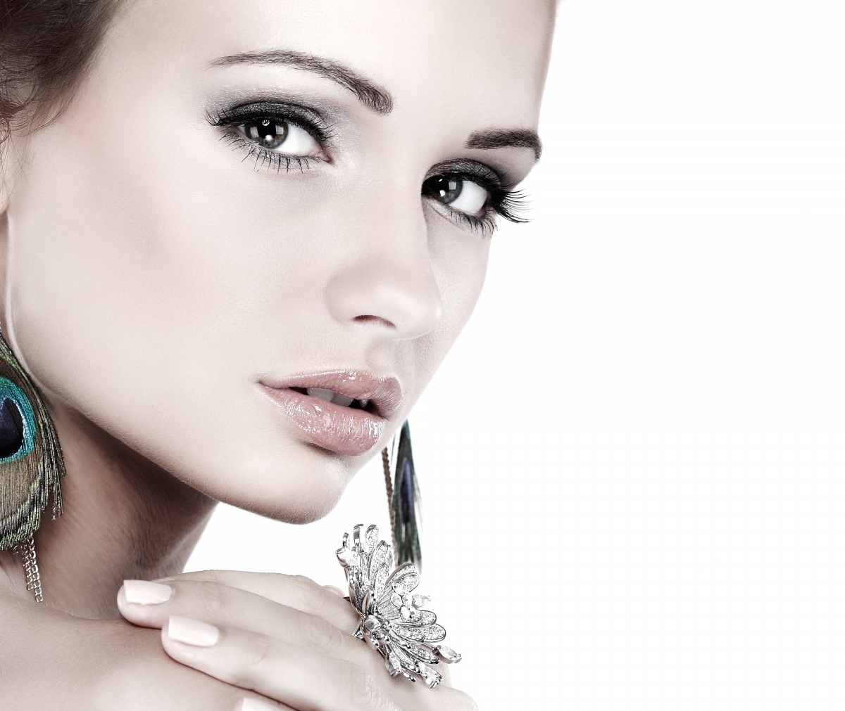 Girly Makeup Beauty 4K Wallpaper