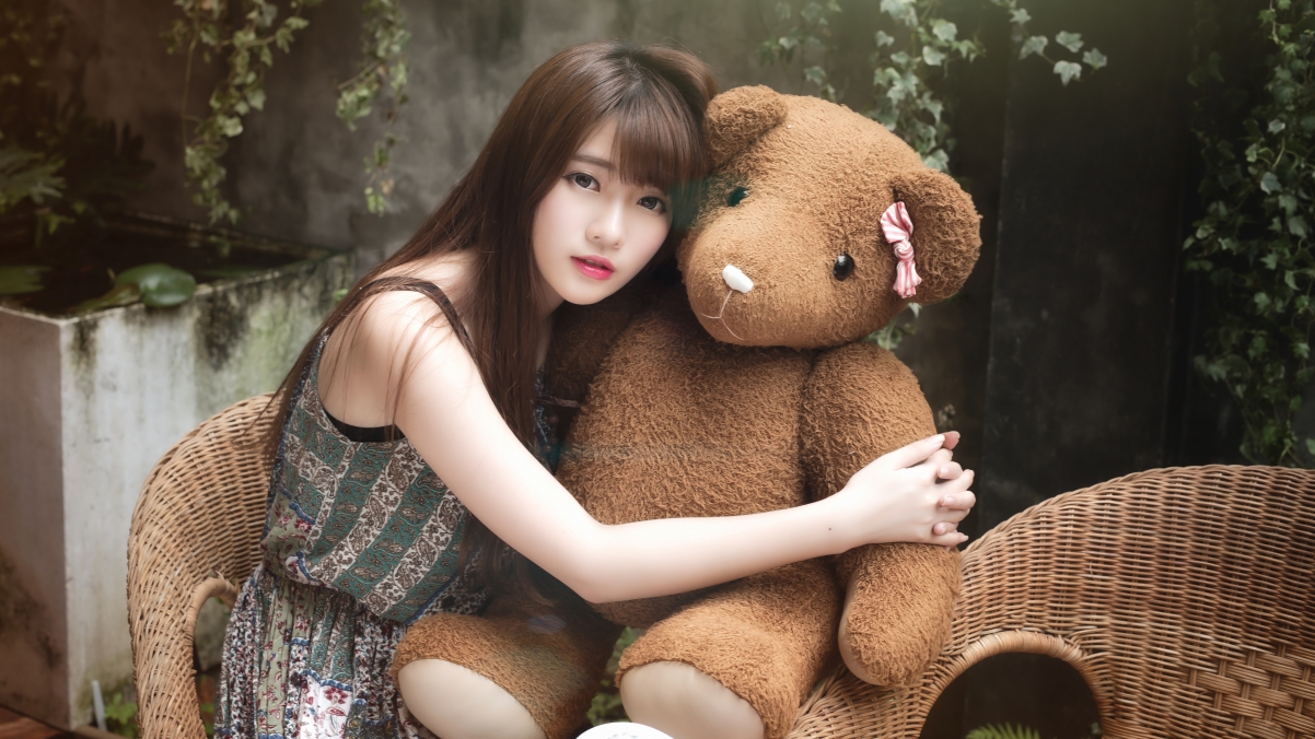 Pure girl teddy bear 4K beauty wall