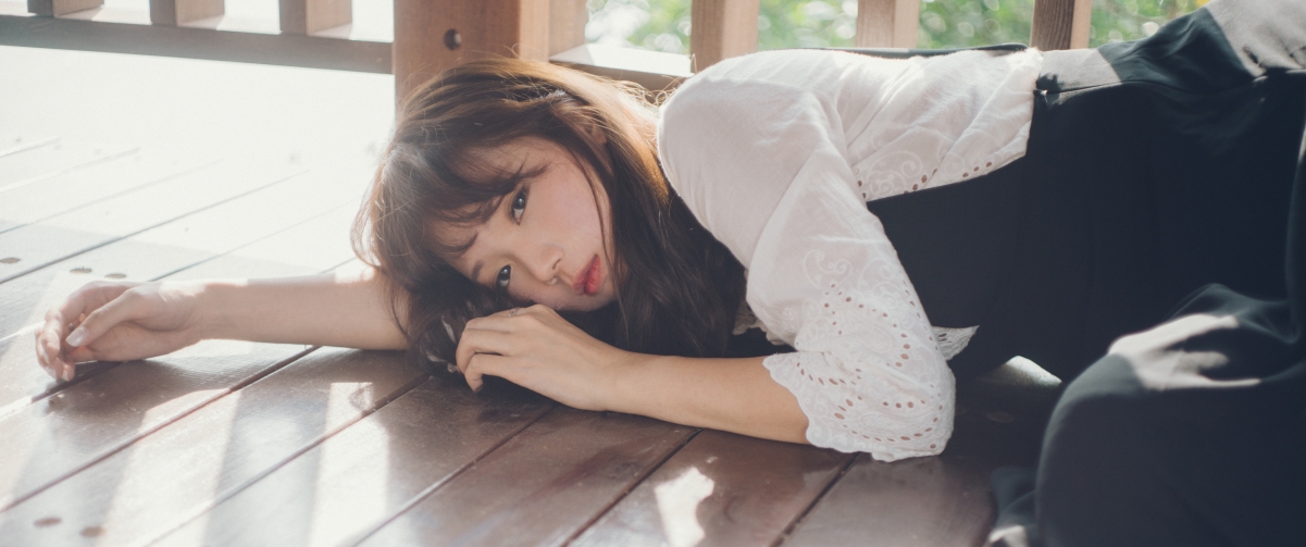 Beautiful pictures of pure beauty on the floor