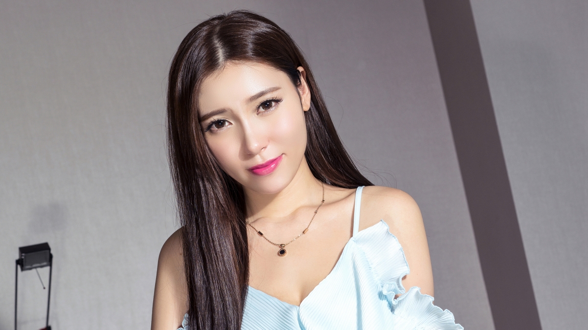 Seven Seven Long Hair Beautiful Model 4K Wallpaper