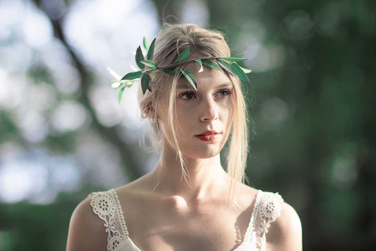 Beautiful girl leaves circle 4k beauty