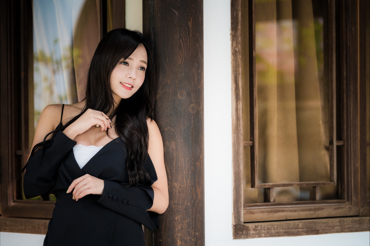 Female model brunette beauty outdoor photography