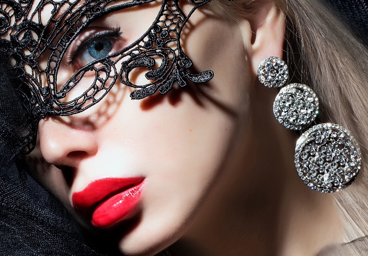 Girl makeup red lips eye mask 4