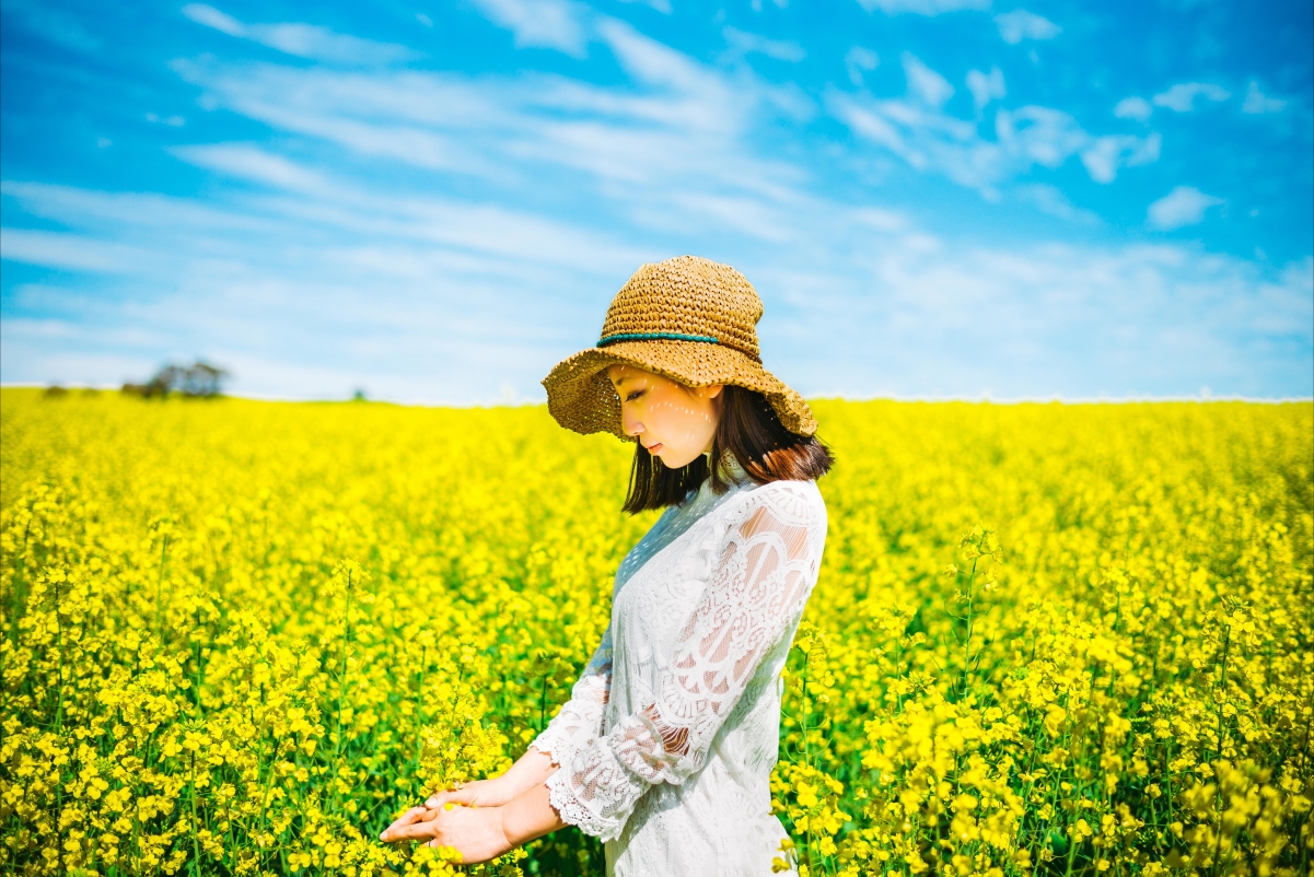 Girl hair hat canola