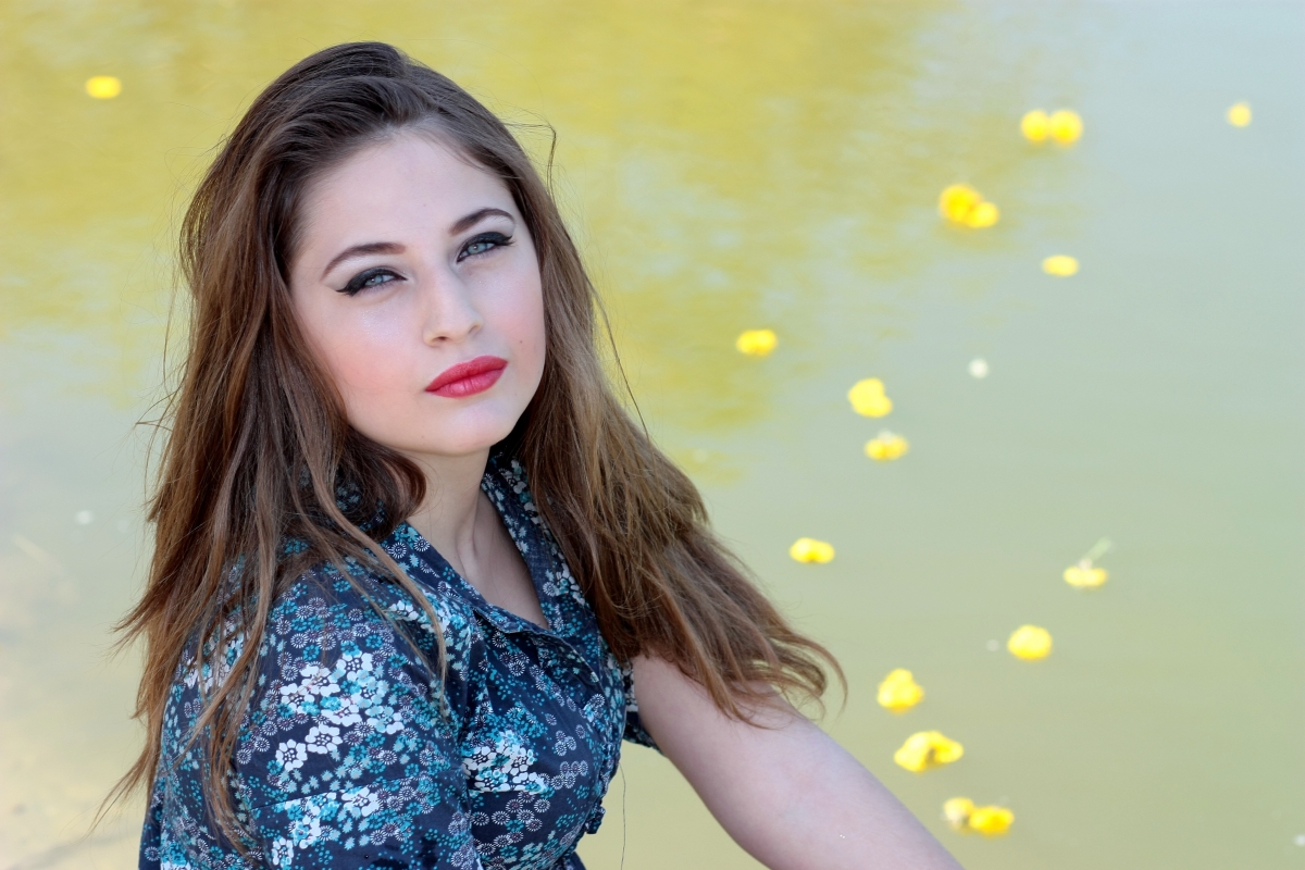 Girl water flowers 4k photography beauty