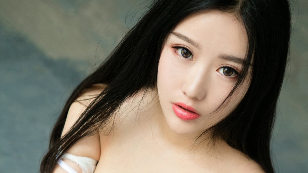 Ni Yeteng long hair sexy beauty 4k wall